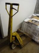 *Pioneer Pallet Truck