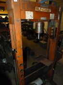 *Slingsby 30 Tonne Hydraulic Press