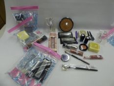 *5 GIFT SETS CONTAINING VARIOUS COSMETICS ECT