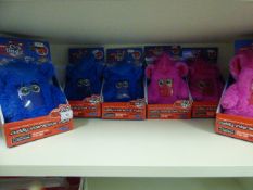 *6 INTERACTIVE FRIEND PHONE COVERS