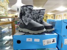 *Black Khombu Children's Boots Size 1