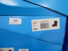 *Navy Khombu Children's Boots Size 11