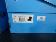 *Navy Khombu Children's Boots Size 11