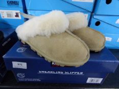 *Kirkland Shearling Slippers - Sand - Size 4