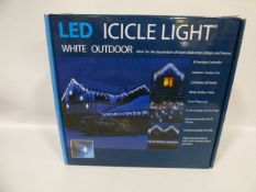 *LED WHITE ICICLE LIGHT