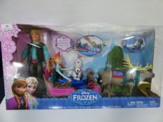 *DISNEY FROZEN ROYAL SLED GIFT SET