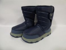 *Pair of Navy Khombu Kids Snow Boots - Size 1