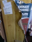 *CLICK LAMINATE FLOORING