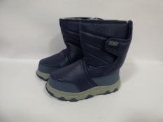 *Pair of Navy Khombu Kids Snow Boots - Size 13