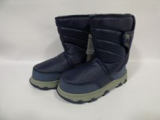 *Pair of Navy Khombu Kids Snow Boots - Size 9