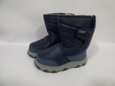 *Pair of Navy Khombu Kids Snow Boots - Size 13