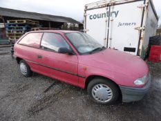Vauxhall Astra, Registration N184 DKH - No MOT or Tax - For Spares