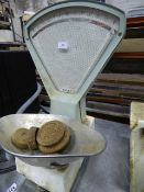 *Set of Avery Scales & Weights