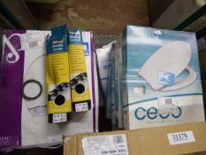 *12 Assorted Toilet Seats