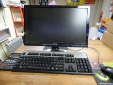 *HP Desktop Computer with Flat Screen Monitor, Keyboard and Mouse - Windows 8 Operating System