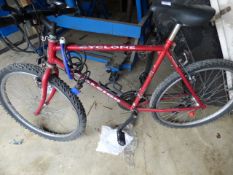 *Raleigh Gents Mountain Bike - Red