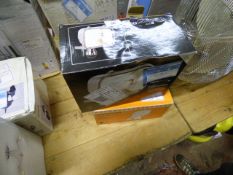 *2 Halogen Exterior Lights