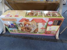 *SYLVANIAN FAMILIES BEECHWOOD HALL GIFT SET