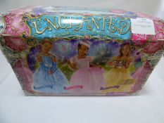 *PRINCESS DRESS UP CHEST