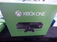 *XBOX ONE 500GB GAME CONSOLE