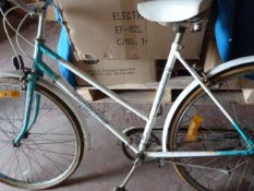 Challenge Lady's Traditional Style Cycle - Turquoise and White