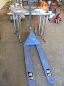 *2.5 Tonne 550 x 1100 Pallet Truck