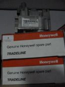 *2 Honeywell Type 8500C Compact Gas Controls