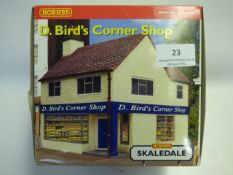 Hornby 00 Gauge D.Bird's Corner Shop