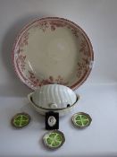 Mixed lot consisting of Large Wedgwood wash bowl, three four leaf clovers, a miniature of Queen