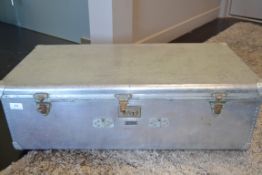 Aluminium travel trunk