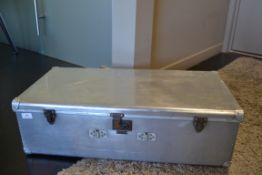 Aluminium travel trunk
