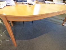 *Extending oval table with two levees on four square tapered legs