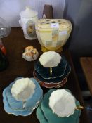 Lot containing; assorted decorative items, cabinet cups, saucers, etc