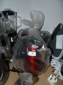 Newo toaster and kettle