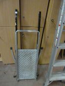 Collapsible step ladder with platform