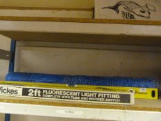 Wicks two fluorescent filling, spirit level and roll of blue mesh