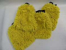 *Four Polishing Mits