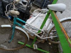 Ladies Traditional Style Universal Cycle (Turquoise and White)