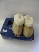*PAIR OF KIRKLAND SHEARLING SLIPPERS SIZE 4