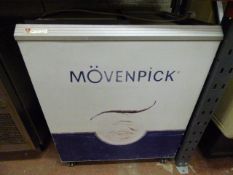 *Caravell Ice Cream Freezer Enclosed by Sliding Lid