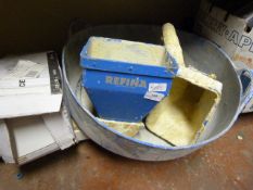 Two Refina Textured Wall Spray Applicators