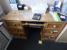 Pine Kneehole Desk