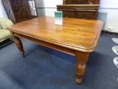 Victorian Mahogany Breakfast Table on Balbus Legs