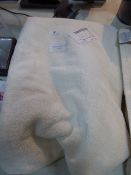 *CHARISMA CREAM BATH SHEET