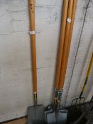 *Long Handled Bulldog Shovel