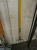 *Long Handled Bulldog Fork