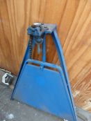 *Record Pipe Vice on Stand