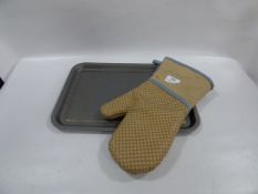 *OVEN MIT AND BAKING TRAY SET