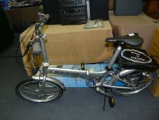 *Town and Country Folding Bicycle (New)
