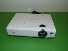 *Sony VPL-DX120 LCD Projector